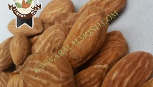 بادام درختی به چند دسته تقسیم می شود؟