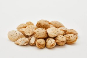 خرید محصولات بادام کاغذی درجه یک