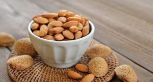 مراکز خرید بادام سفید درجه یک در ایران