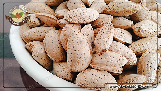 بادام درختی با پوست بهتره یا بدون پوست؟