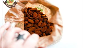 مغز بادام زمینی پوست کنده خام و بررسی خواص ارزشمند آن